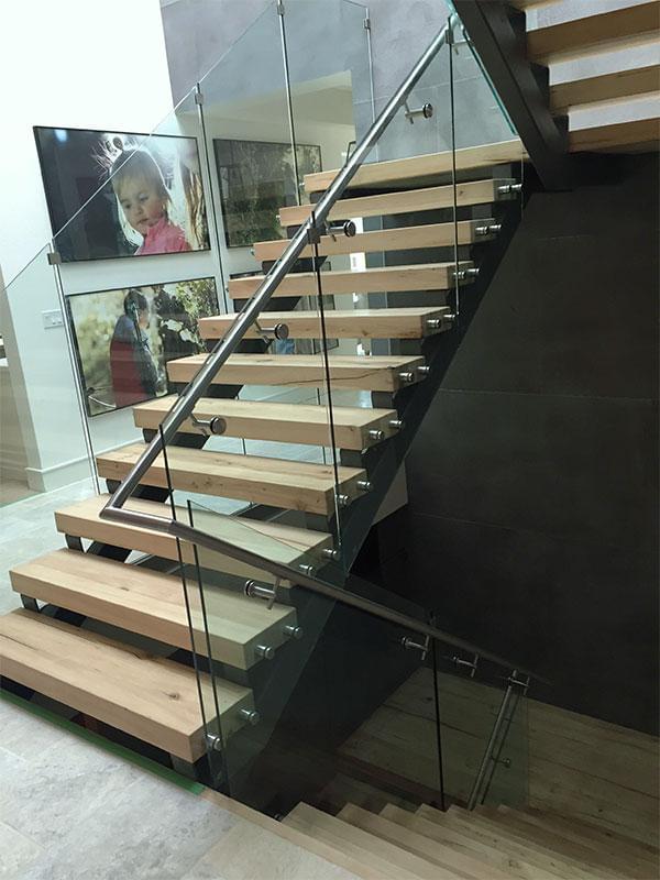 How Do You Decide on the Design of your Steel Stairs?