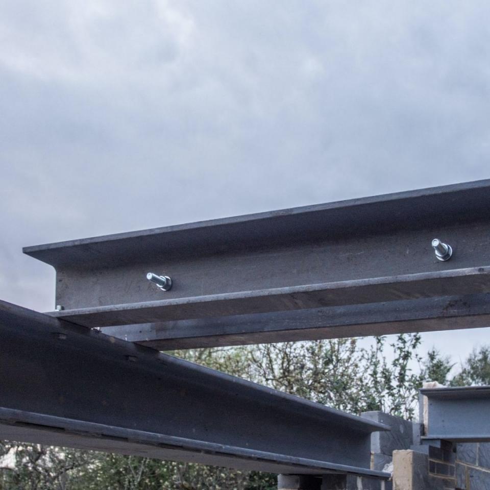Why Are I-Beams Ideal For Construction Purposes?